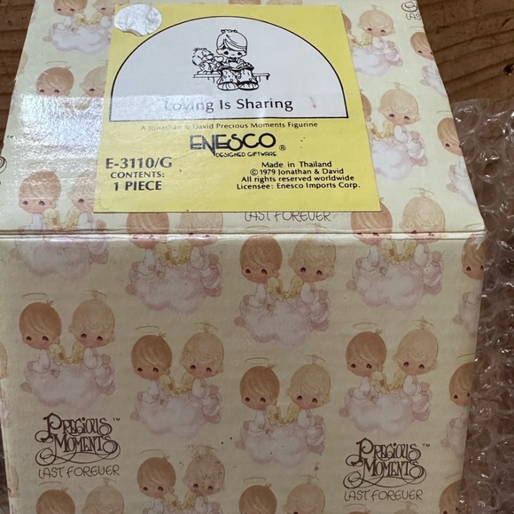 Precious Moments New in Box ‘Loving is Sharing’ - Picture 6 of 7
